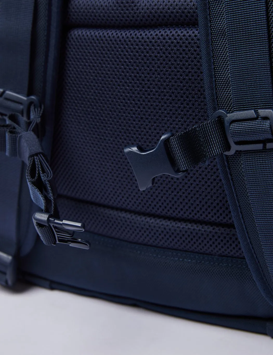 Sandqvist Elton Backpack - Navy Blue